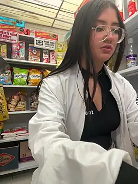 StrawberryPink  online show from 02-26-26, 11:31