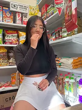 StrawberryPink  online show from 02-28-26, 12:39