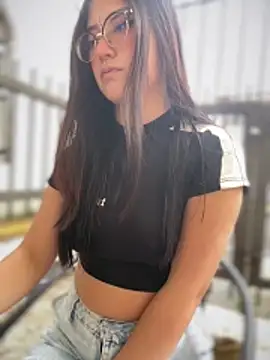 StrawberryPink  online show from 03-11-26, 11:27