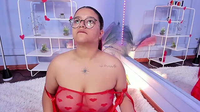 Snapshot of Rosy_Sweet chatting on 02-14-26, 02:47 Rosy Sweet online show from 02-14-26, 02:47