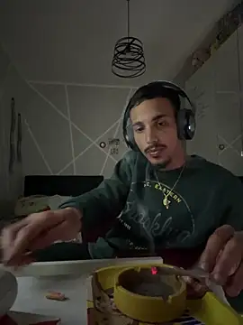 Snapshot of piccolo2002 chatting on 03-18-26, 02:20 piccolo2002 online show from 03-18-26, 02:20