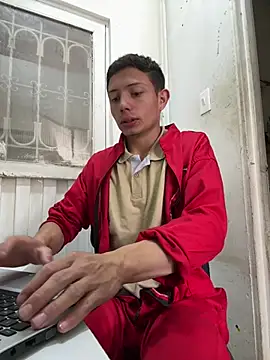 santiObrero online show from 04-30-26, 04:02