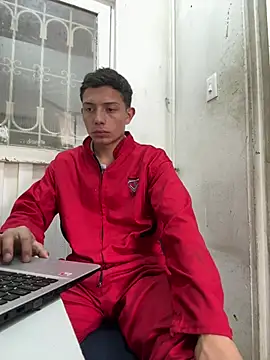 santiObrero online show from 05-07-26, 04:12