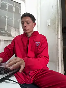 santiObrero online show from 05-08-26, 04:23
