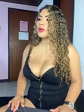 TianaRios Pink online show from 03-02-26, 03:52