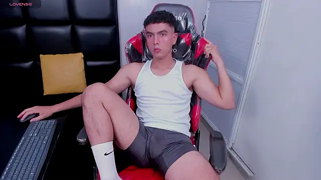 evancox20 online show from 02-02-26, 12:48