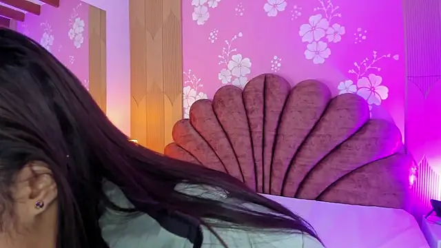 Snapshot of MadisonFox1 chatting on 03-26-26, 12:00 MadisonFox1 online show from 03-26-26, 12:00