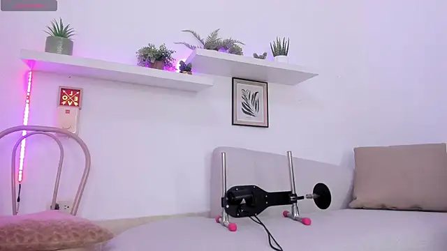 Snapshot of Amira_Alzahra chatting on 08-03-26, 04:55 Amira Alzahra online show from 08-03-26, 04:55