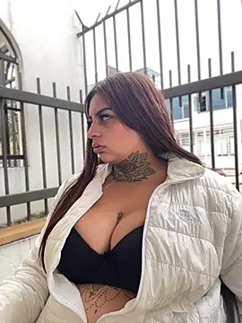 EmilyMoore Pink online show from 02-06-26, 07:50