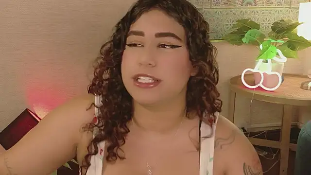 Snapshot of Maya_house chatting on 04-14-26, 05:46 Maya house online show from 04-14-26, 05:46