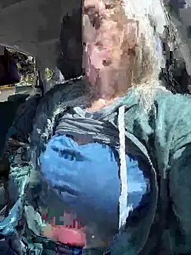 Snapshot of LindseyFAFO chatting on 04-21-26, 02:34 LindseyFAFO online show from 04-21-26, 02:34