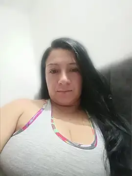 Snapshot of Katysaez chatting on 05-21-26, 04:41 Katysaez online show from 05-21-26, 04:41