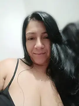 Snapshot of Katysaez chatting on 05-22-26, 04:41 Katysaez online show from 05-22-26, 04:41