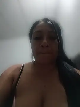 Snapshot of Katysaez chatting on 06-12-26, 05:17 Katysaez online show from 06-12-26, 05:17