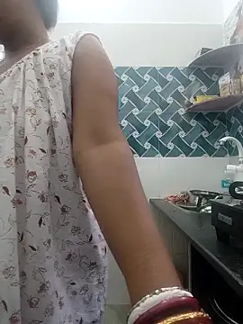 Hot-Tinaa online show from 03-05-26, 02:18