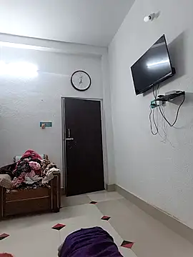 Hot-Tinaa online show from 03-11-26, 01:22