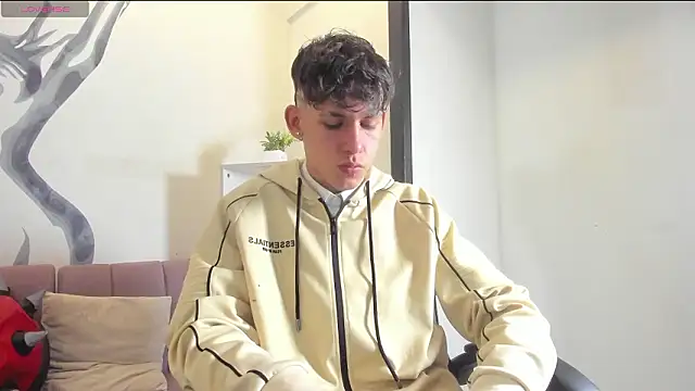 Snapshot of mikebenefleck_01 chatting on 02-01-26, 12:37 mikebenefleck 01 online show from 02-01-26, 12:37