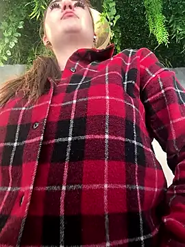 Snapshot of JennyXCherry chatting on 01-17-26, 09:58 JennyXCherry online show from 01-17-26, 09:58