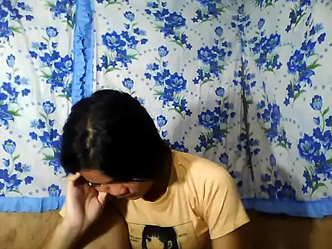 Snapshot of PinaySkinnyJust18 chatting on 04-04-26, 09:23 PinaySkinnyJust18 online show from 04-04-26, 09:23