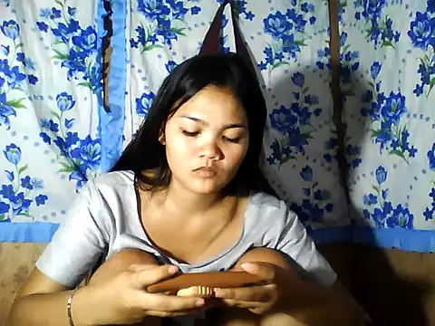 Snapshot of PinaySkinnyJust18 chatting on 04-10-26, 10:58 PinaySkinnyJust18 online show from 04-10-26, 10:58