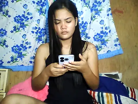 PinaySkinnyJust18 online show from 06-10-26, 11:03