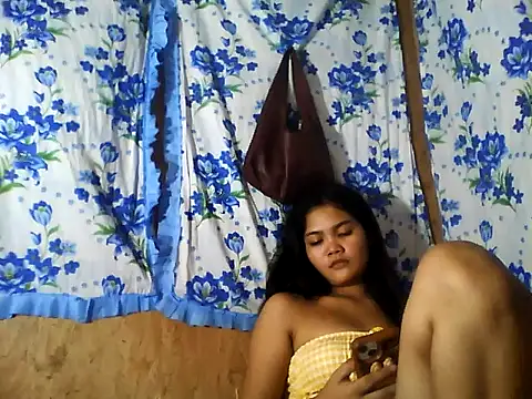 Snapshot of PinaySkinnyJust18 chatting on 06-27-26, 10:20 PinaySkinnyJust18 online show from 06-27-26, 10:20