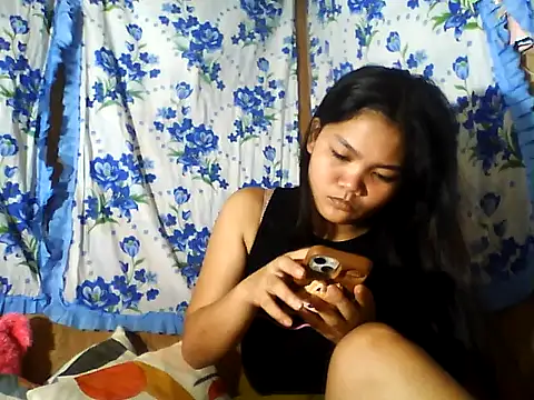 Snapshot of PinaySkinnyJust18 chatting on 06-29-26, 10:21 PinaySkinnyJust18 online show from 06-29-26, 10:21