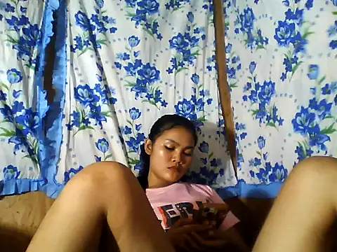 Snapshot of PinaySkinnyJust18 chatting on 06-30-26, 10:27 PinaySkinnyJust18 online show from 06-30-26, 10:27