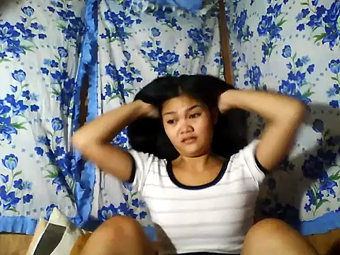 Snapshot of PinaySkinnyJust18 chatting on 06-30-26, 10:33 PinaySkinnyJust18 online show from 06-30-26, 10:33