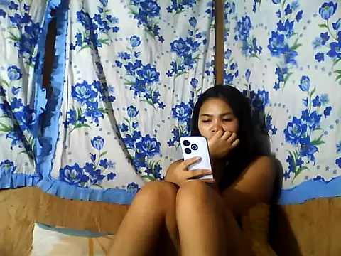 Snapshot of PinaySkinnyJust18 chatting on 07-05-26, 04:19 PinaySkinnyJust18 online show from 07-05-26, 04:19