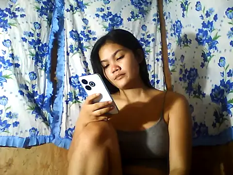 Snapshot of PinaySkinnyJust18 chatting on 07-05-26, 09:44 PinaySkinnyJust18 online show from 07-05-26, 09:44