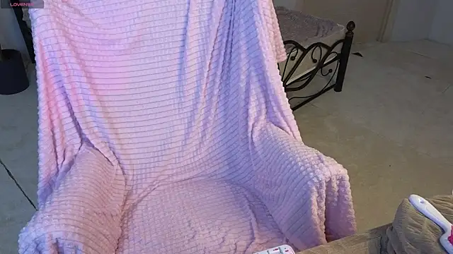 Snapshot of NaomiKim_ chatting on 03-27-26, 08:26 NaomiKim online show from 03-27-26, 08:26