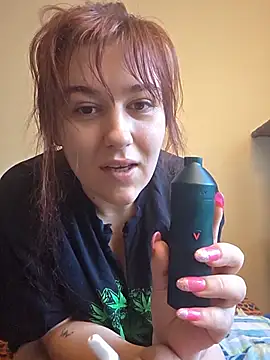 Snapshot of Ashlovescannabis chatting on 06-27-26, 11:26 Ashlovescannabis online show from 06-27-26, 11:26