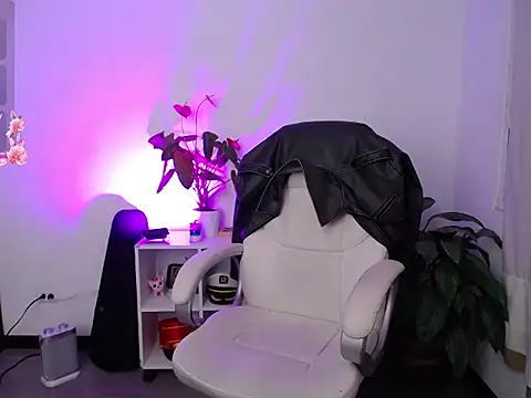 ItsNyla online show from 02-03-26, 12:31