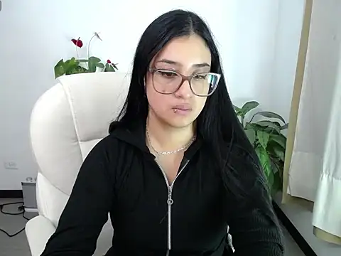 ItsNyla online show from 02-07-26, 02:37