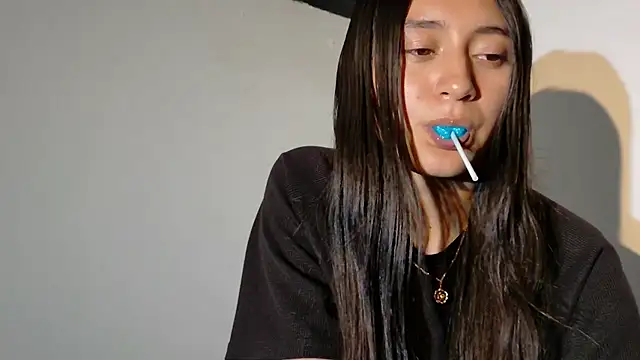 Snapshot of isabella_nowa chatting on 06-14-26, 11:40 isabella nowa online show from 06-14-26, 11:40
