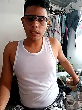 Snapshot of ClarkAndBruno chatting on 02-03-26, 07:41 ClarkAndBruno online show from 02-03-26, 07:41