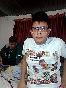 Snapshot of ClarkAndBruno chatting on 02-06-26, 04:28 ClarkAndBruno online show from 02-06-26, 04:28