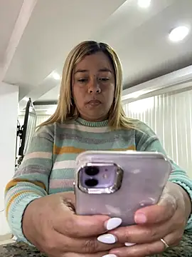 Snapshot of veronica414 chatting on 03-03-26, 02:12 veronica414 online show from 03-03-26, 02:12