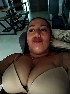 Snapshot of agathaklein chatting on 02-27-26, 02:39 agathaklein online show from 02-27-26, 02:39