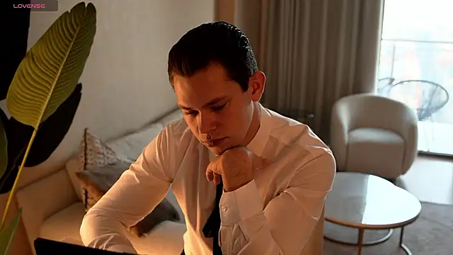 Snapshot of LiveonWallStreet chatting on 02-13-26, 01:51 LiveonWallStreet online show from 02-13-26, 01:51