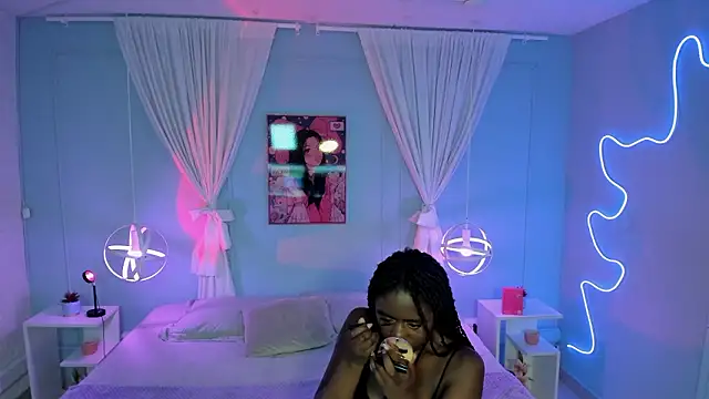 naomi campell online show from 03-05-26, 07:43