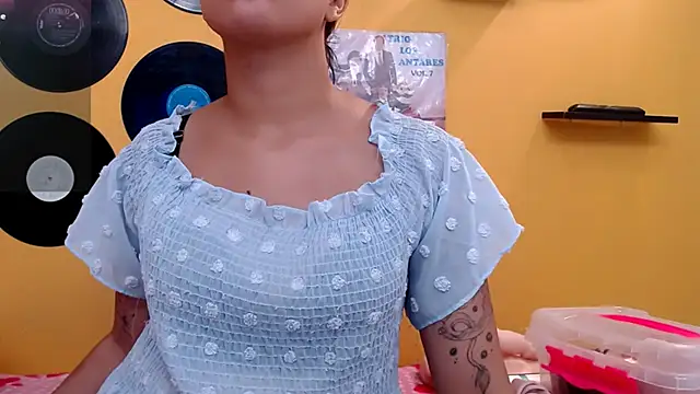 juliette18rose online show from 06-11-26, 07:45