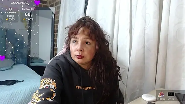 HannaRose- online show from 02-10-26, 03:43