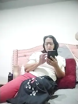 RosseLaure online show from 02-07-26, 01:42