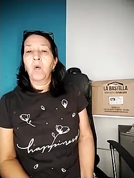 Snapshot of RosseLaure chatting on 05-26-26, 04:14 RosseLaure online show from 05-26-26, 04:14