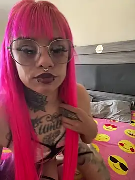 Snapshot of melonsexx chatting on 02-16-26, 09:22 melonsexx online show from 02-16-26, 09:22