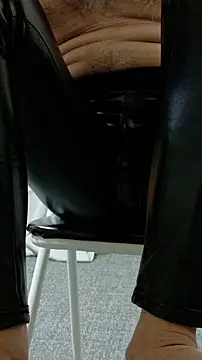 Snapshot of kyuleather chatting on 03-14-26, 07:58 kyuleather online show from 03-14-26, 07:58