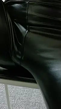 Snapshot of kyuleather chatting on 03-16-26, 09:57 kyuleather online show from 03-16-26, 09:57