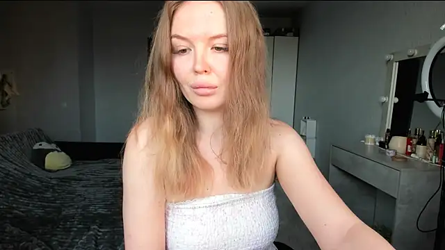 Snapshot of SelenaGenttle chatting on 01-17-26, 08:08 SelenaGenttle online show from 01-17-26, 08:08